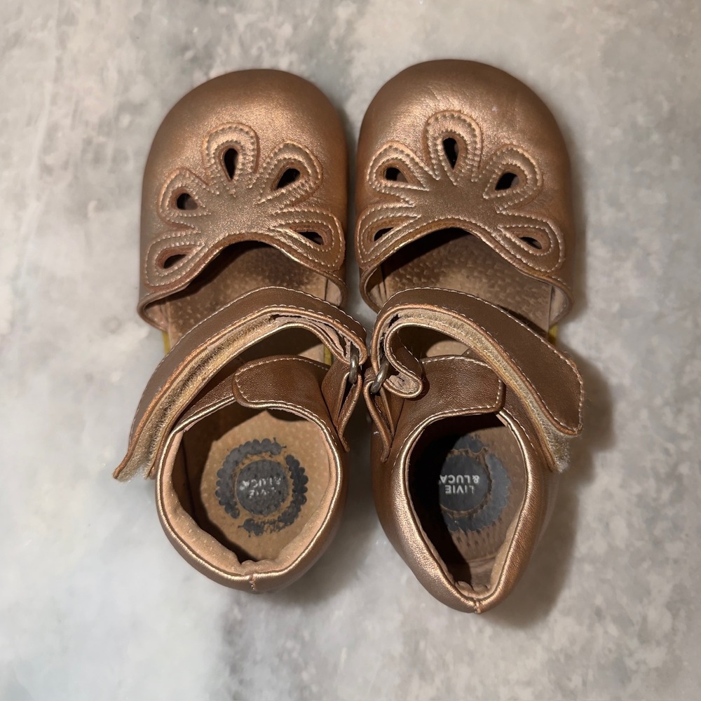 Livie & Luca Metallic Rose Gold Petal Mary Jane Shoes Girls Size 12